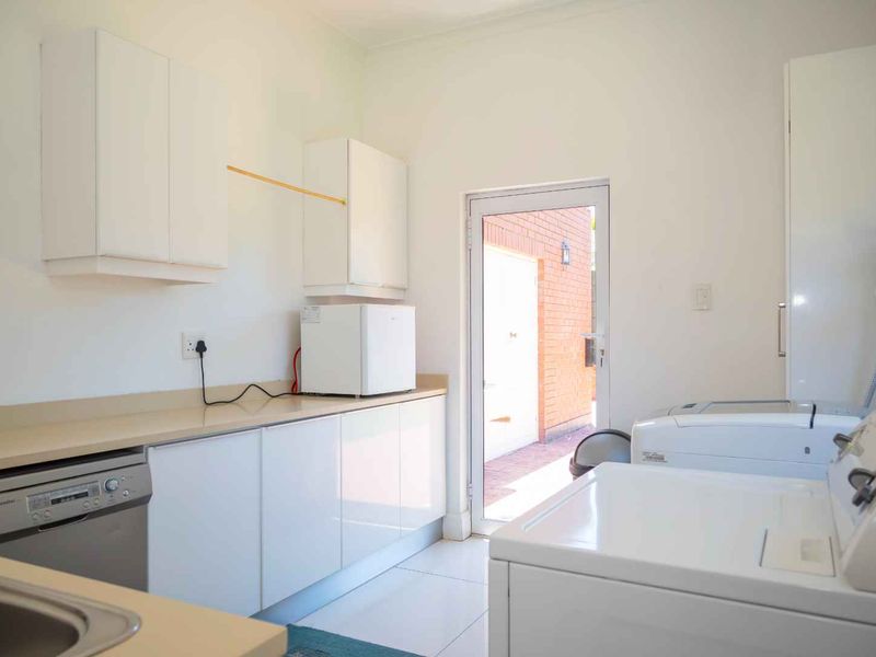 Spectacular Walmer Home - Photo 8