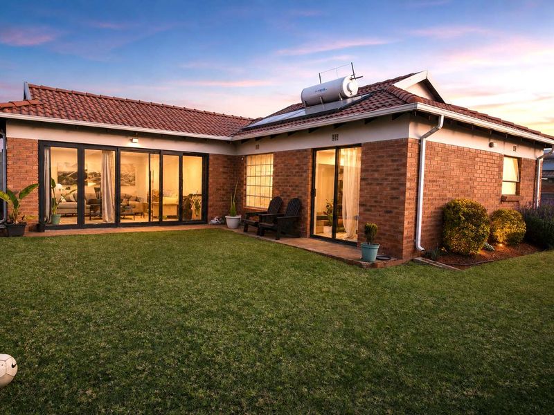 3 Bedroom house for sale in Clayville, Midrand Village Estate - Photo 1