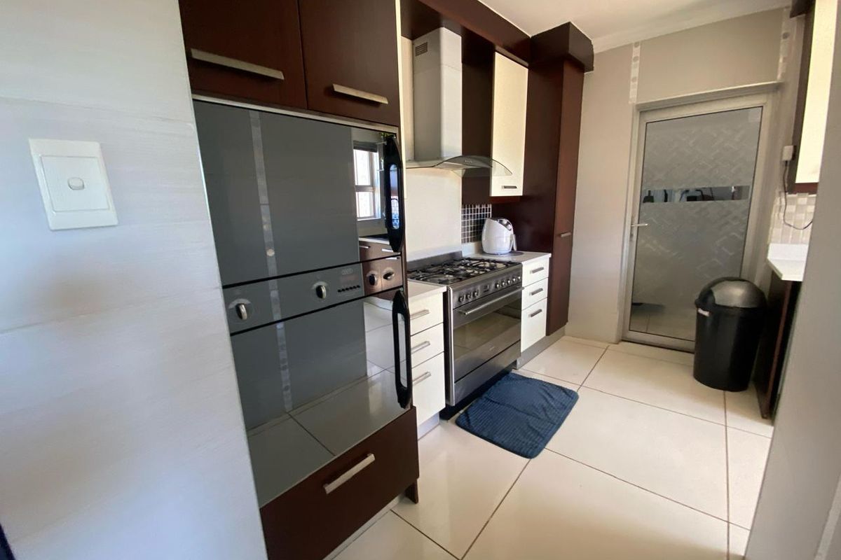 Three Bedroom House for Rent - Photo 4
