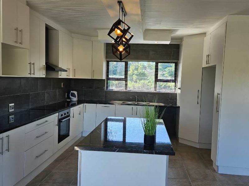 Modern 3 Bedroom home to let overlooking Sundays River - Photo 9