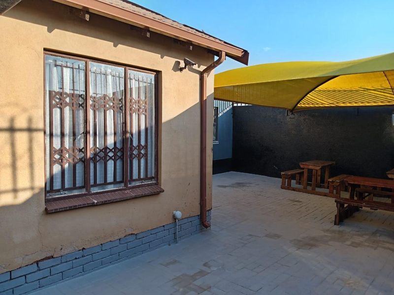 3 Bedroom House for Sale in Soshanguve Vv - Photo 10