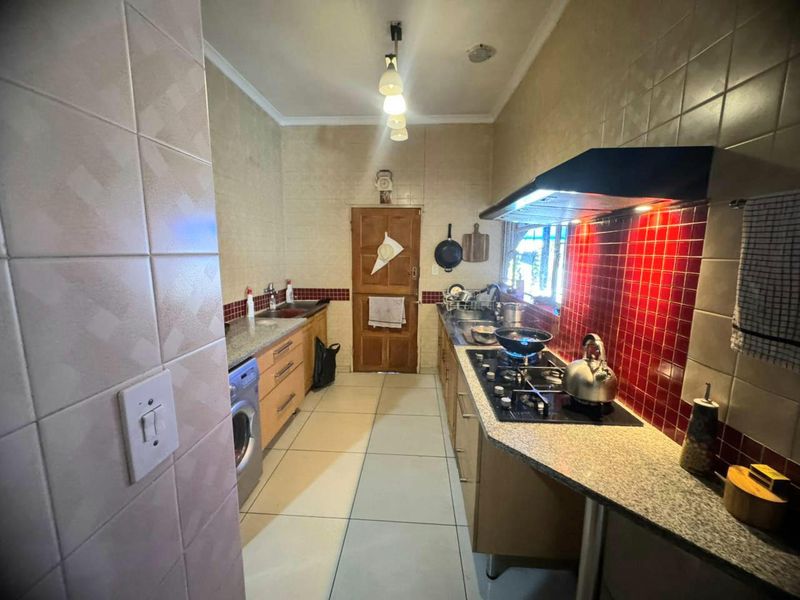 Five bedrooms house for sale in Mountain View - Photo 4
