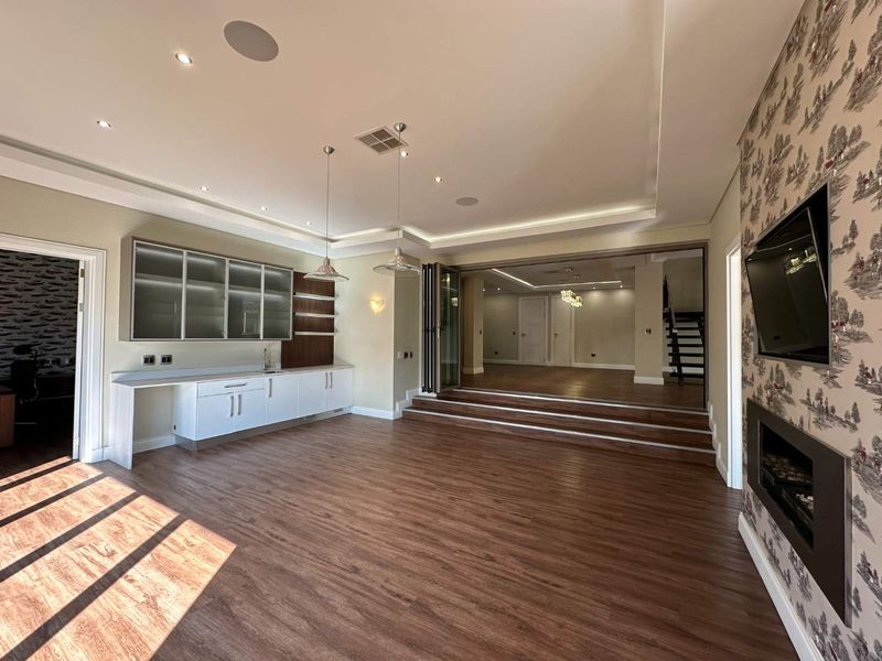 Elegant Family Home Designed for Modern Living & Effortless Entertaining - Photo 7