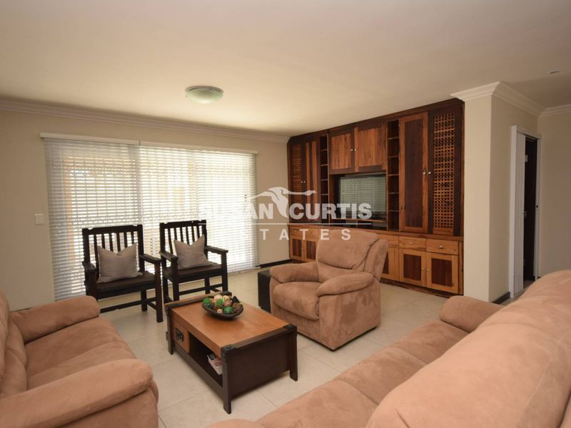 3 BEDROOM HOUSE IN EXTENSION 15 IS FOR SALE - Photo 3