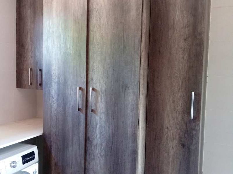 FIVE BEDROOM HOUSE FOR SALE IN KLIPPOORTJE,GERMISTON - Photo 8