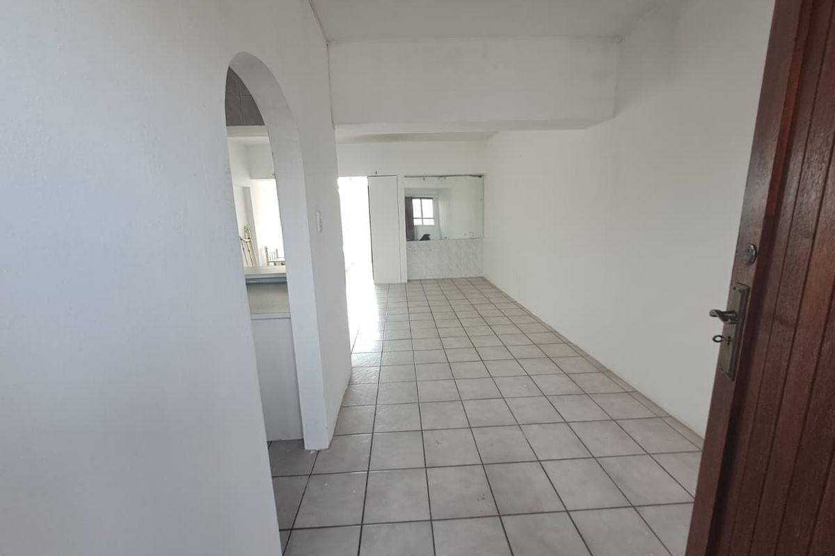 One Bedroom Apartment To Let In North Beach - Photo 3