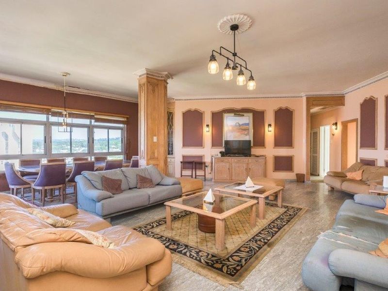 Premier Penthouse on Umhlanga Beachfront – A Rare Renovator’s Dream! - Photo 4