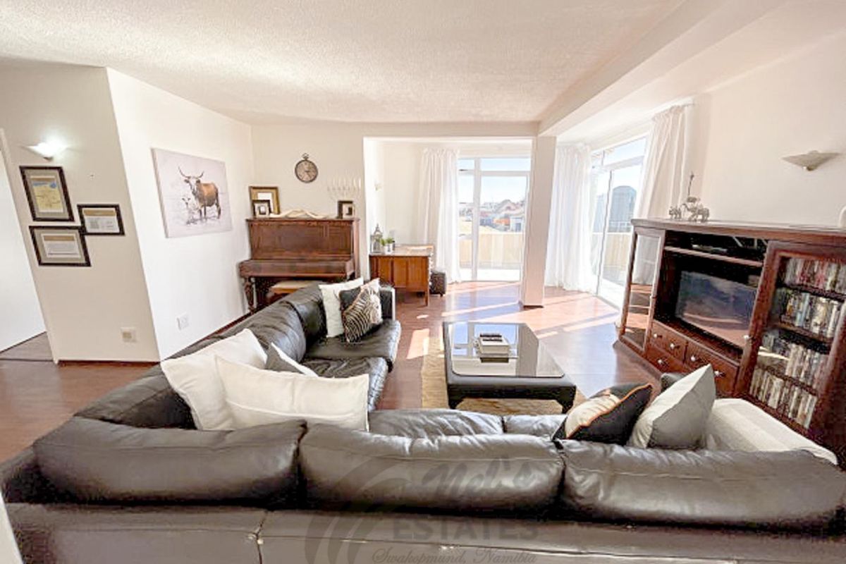 Spacious Apartment For Sale in Central Swakopmund - Photo 2