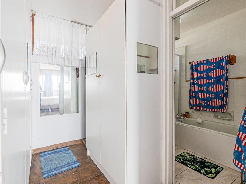 Sea views and space - Photo 9