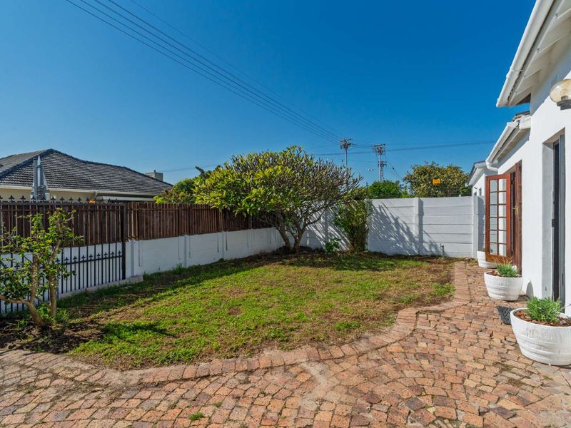 A Much-Loved Claremont Home, Ready for Its Next Chapter - Photo 5