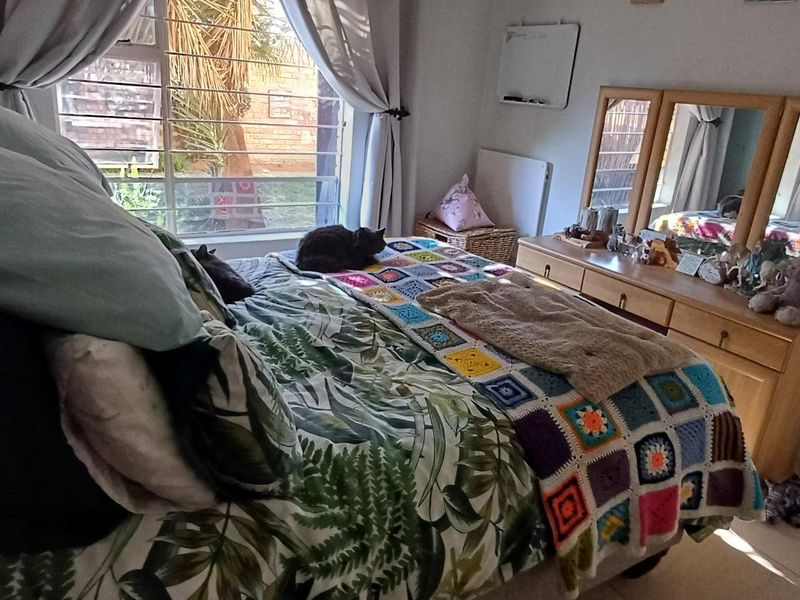 Ground floor PLUS private garden - Photo 10