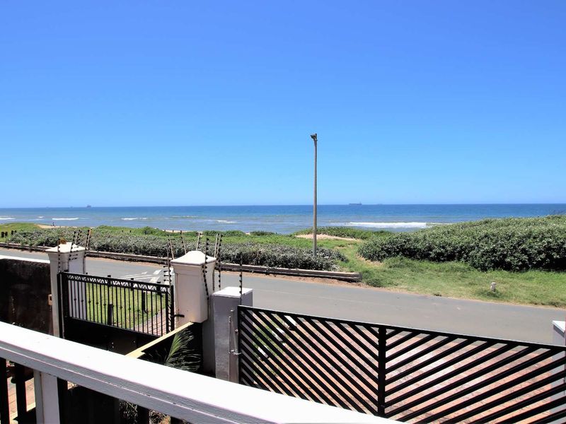 Investment Beachfront Apartments on 2024m2 plot with Sea Views - Photo 2