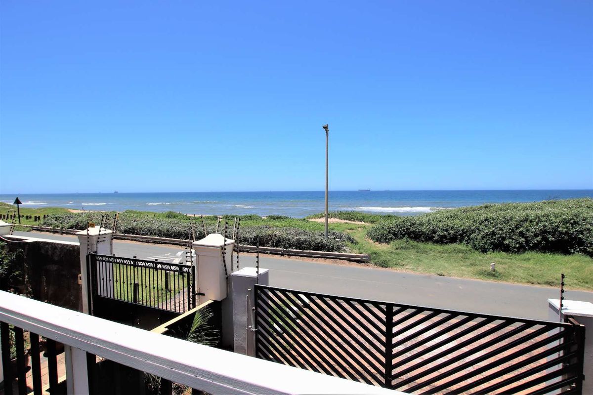 Investment Beachfront Apartments on 2024m2 plot with Sea Views - Photo 2