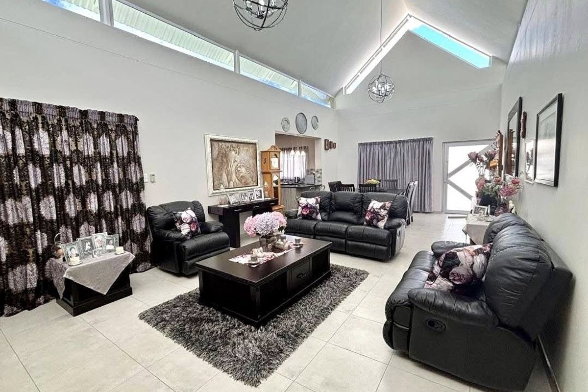 3 Bedroom House To Let in Elisenheim - Photo 2