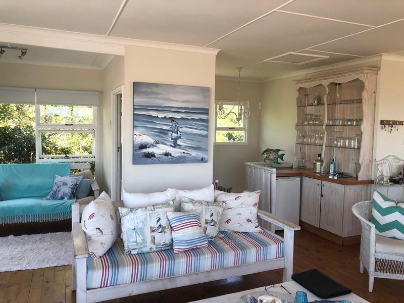 Furnished Coastal Retreat with Panoramic Ocean Views in Vermont - Photo 7