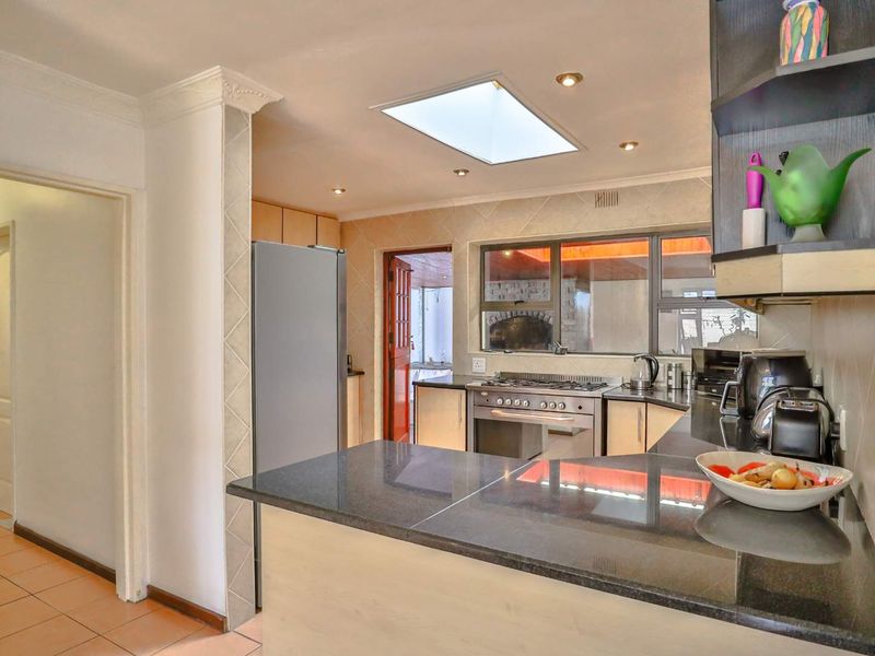 A Rare Gem in the Heart of Diep River - Photo 10