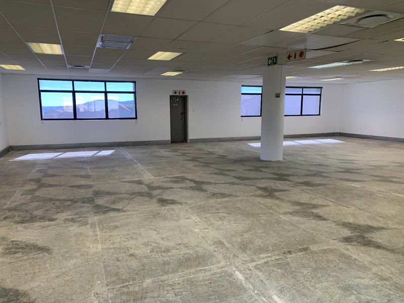 319m2 Ground Floor Office To Let at 11 Naivasha Road, Sunninghill - Photo 7