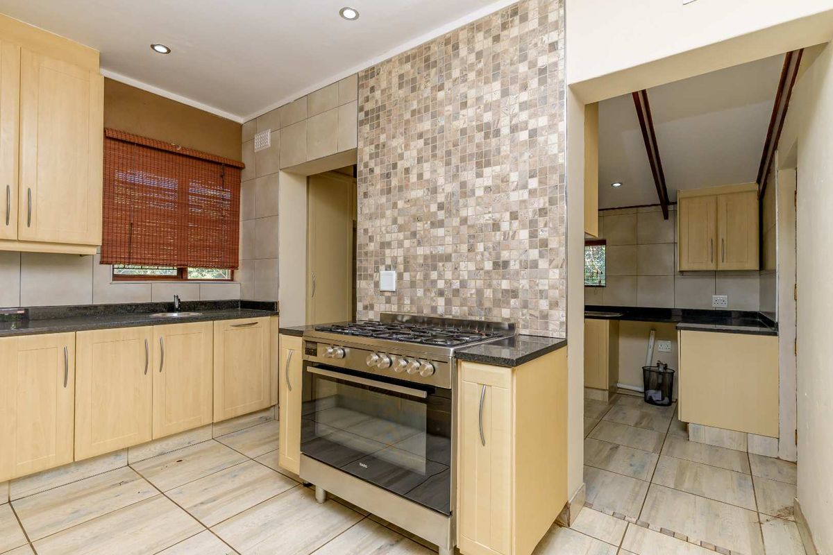 Hendra - Spacious Split-Level Home In Glen Hills - Photo 4