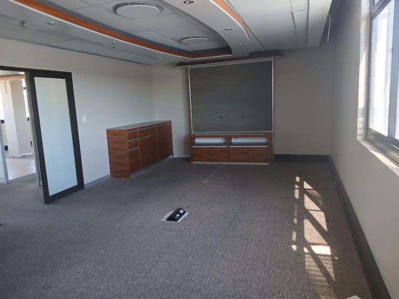 Modern A-Grade Office | Reception, Boardroom & Executive Offices - Photo 4