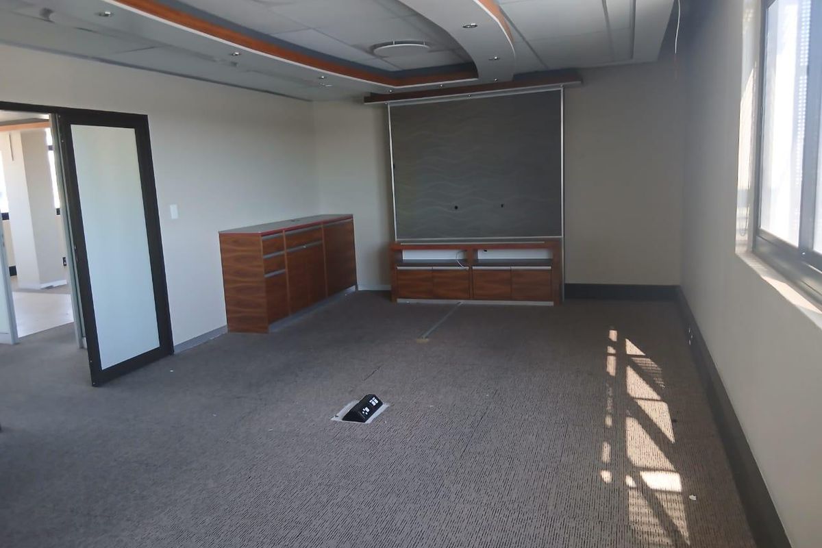 Modern A-Grade Office | Reception, Boardroom & Executive Offices - Photo 4