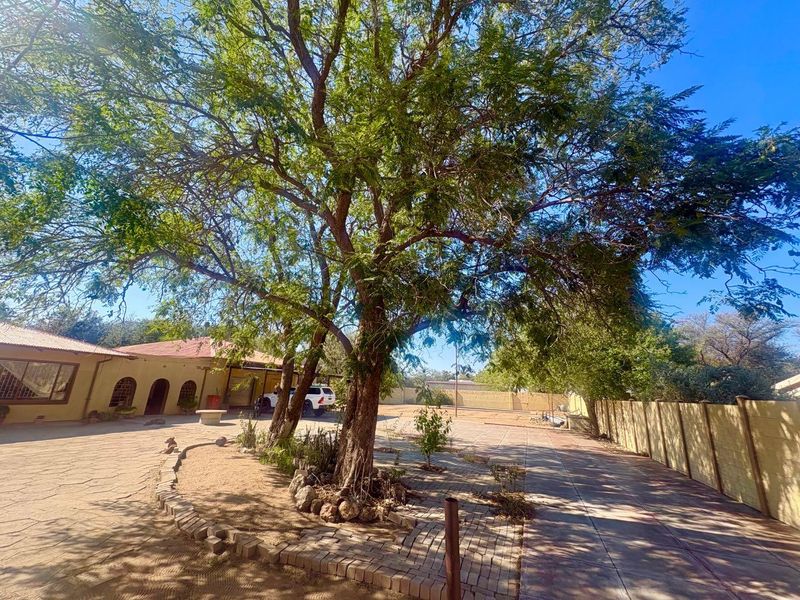 4 Bedrooms House For Sale in Okahandja - Photo 3