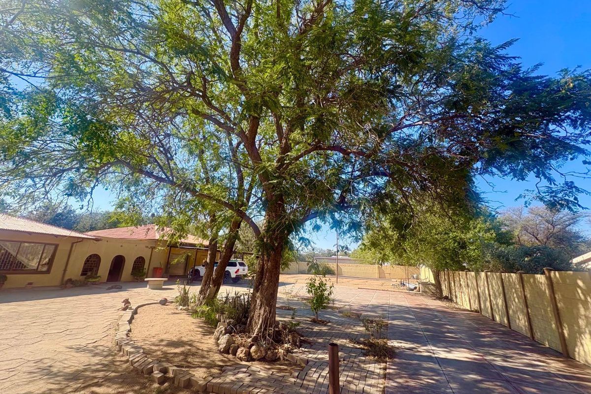 4 Bedrooms House For Sale in Okahandja - Photo 3