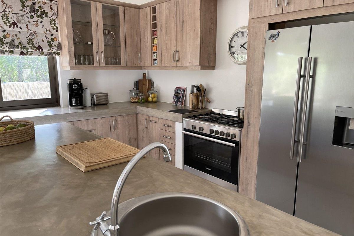 5 Bedroom home for sale in Moditlo Estate - Photo 5