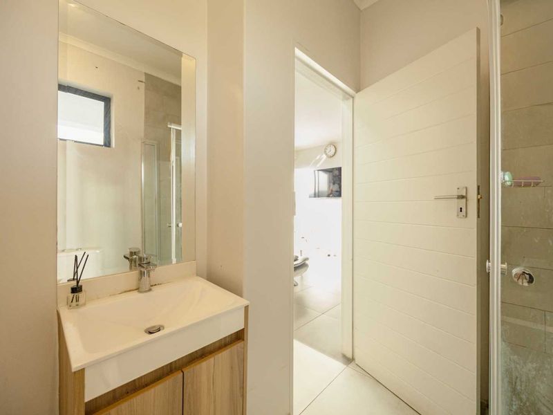INVESTMENT OPPORTUNITY | MODERN 1-BEDROOM TOP-FLOOR APARTMENT IN SHERE - Photo 10