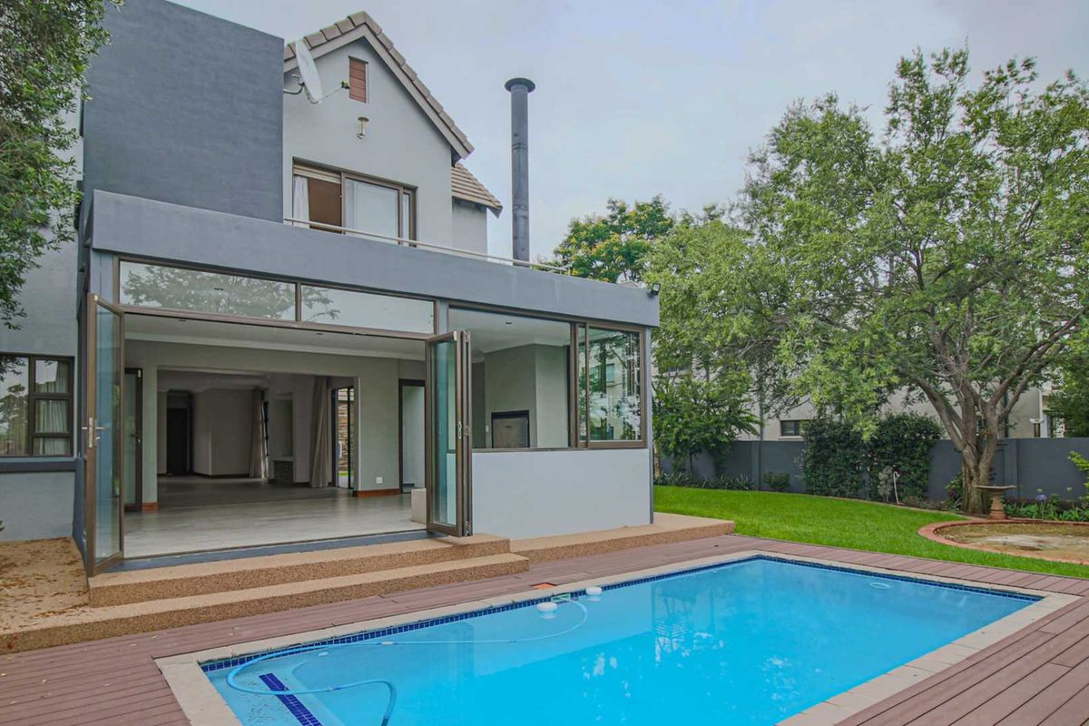 Greenbelt luxury living in Midlands Estate - Photo 2