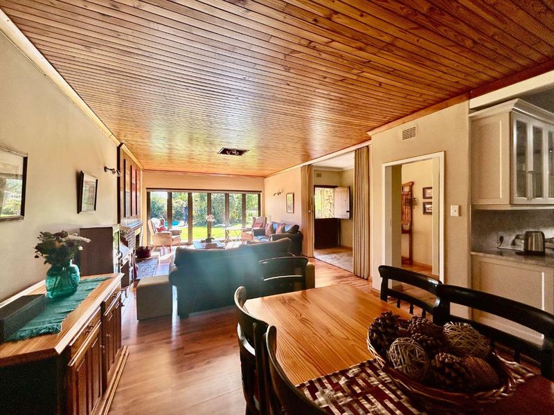 Charming family home on a corner stand, near popular schools and the University. - Photo 9