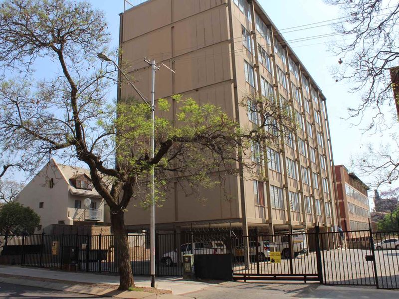 Bachelor Apartment For Rent in Pearcyan - Sunnyside| Affordable & Central - Photo 2