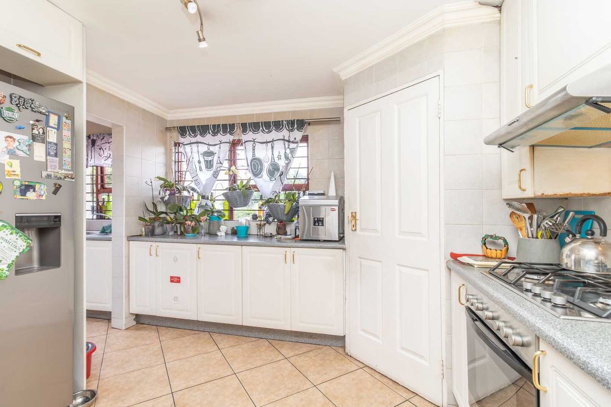 Stunning Townhouse in Little Falls. - Photo 3