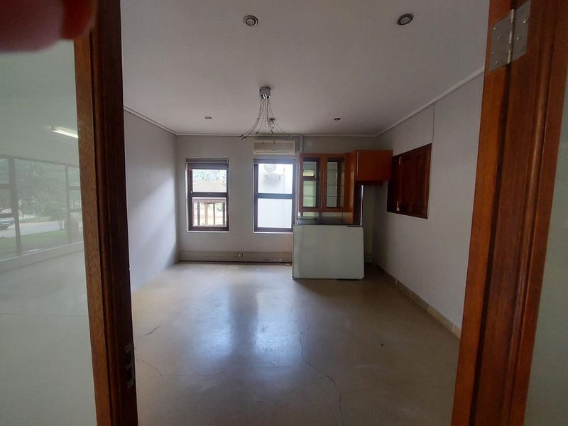 Medical Consulting Room to Let | Raptors View, Safari Junction - Photo 7