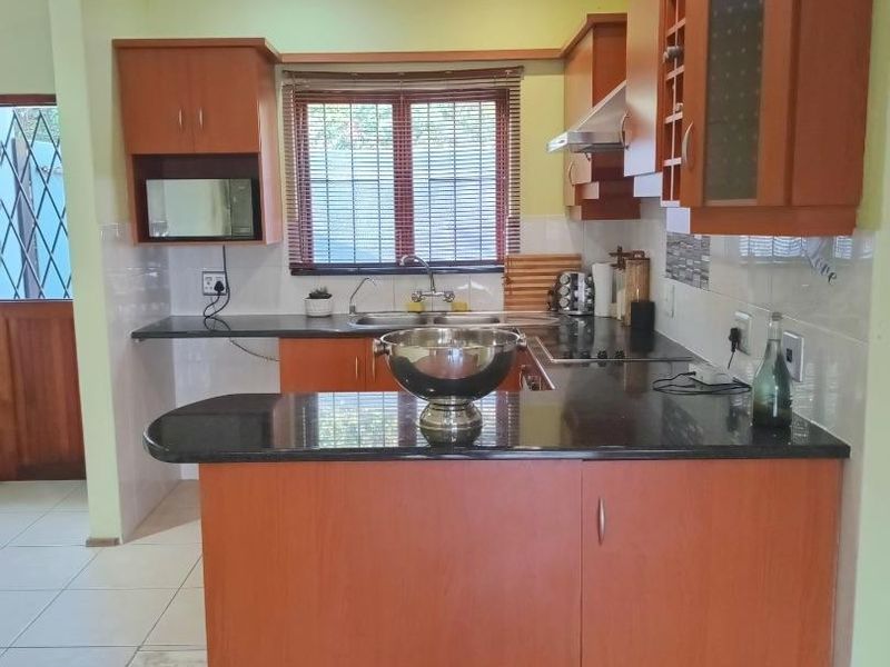 A cosy lock up and go townhouse to rent - Photo 4