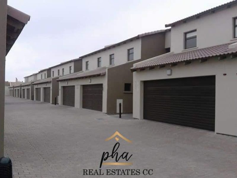 2 Bedroom Townnhouse in secure complex for sale in Walvis Bay for N$1 350 000.00 - Photo 2