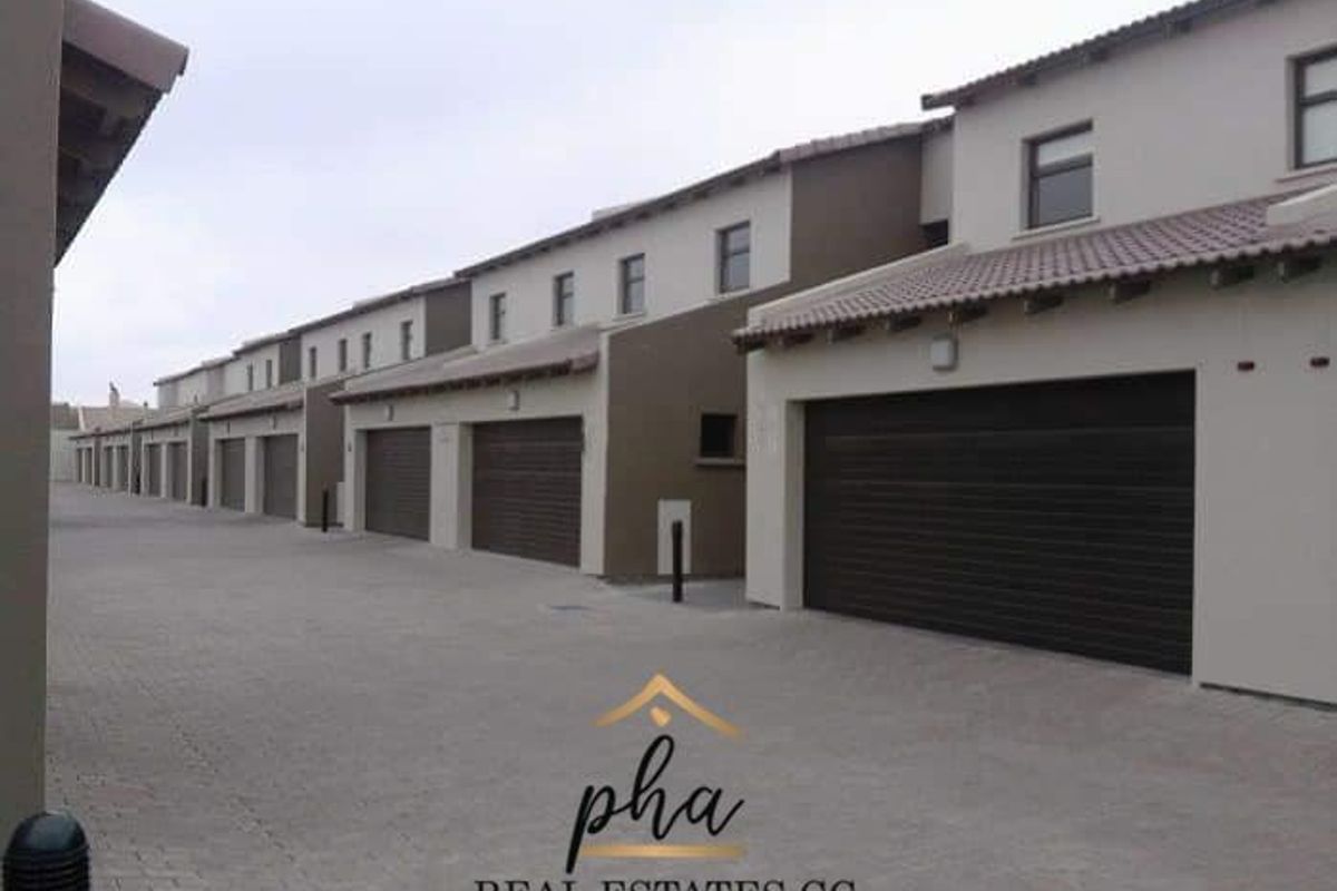 2 Bedroom Townnhouse in secure complex for sale in Walvis Bay for N$1 350 000.00 - Photo 2