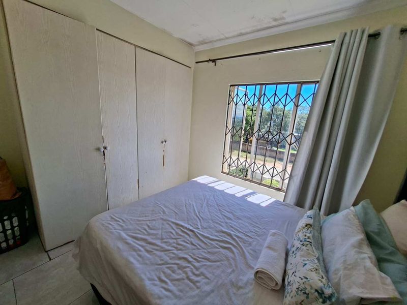 WELCOME TO YOUR NEW DUPLEX HOME - Photo 4