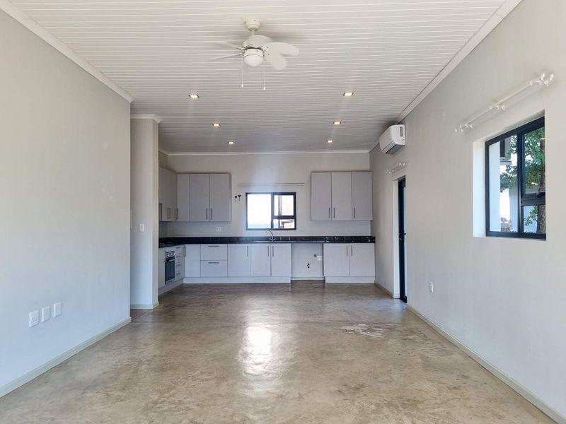 2-bedroom townhouse for sale - Photo 4