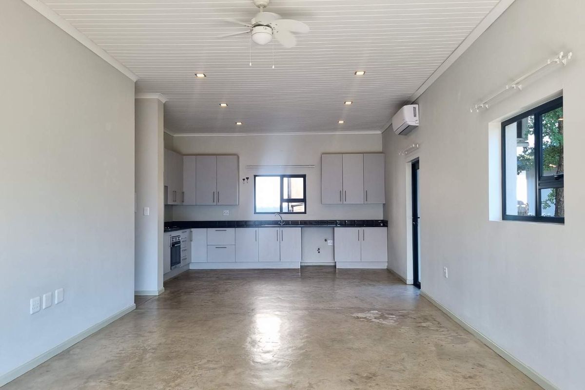 2-bedroom townhouse for sale - Photo 4