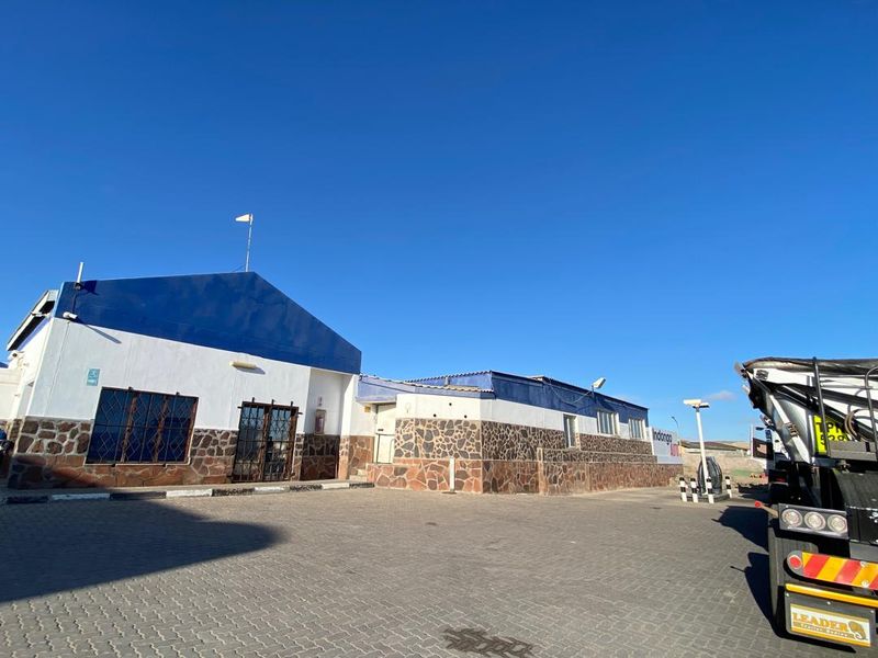 FOR SALE- GARAGE IN LUDERITZ, NAMIBIA - Photo 2