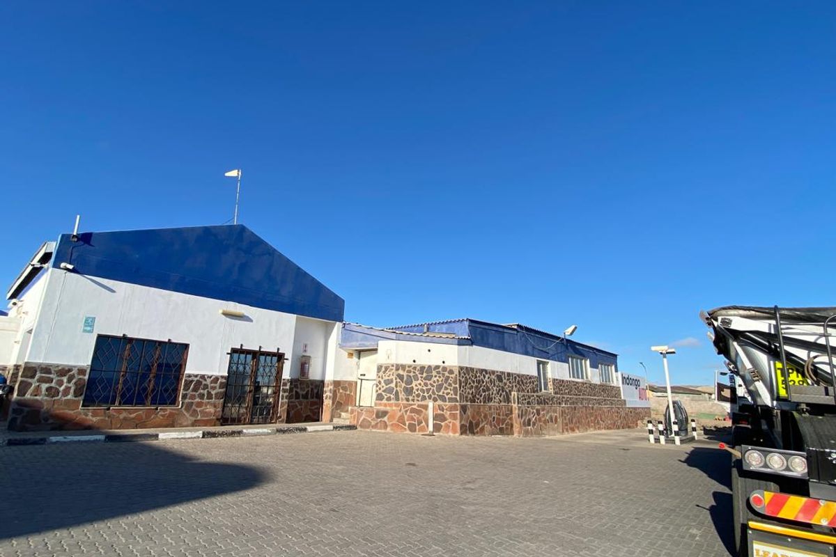 FOR SALE- GARAGE IN LUDERITZ, NAMIBIA - Photo 2