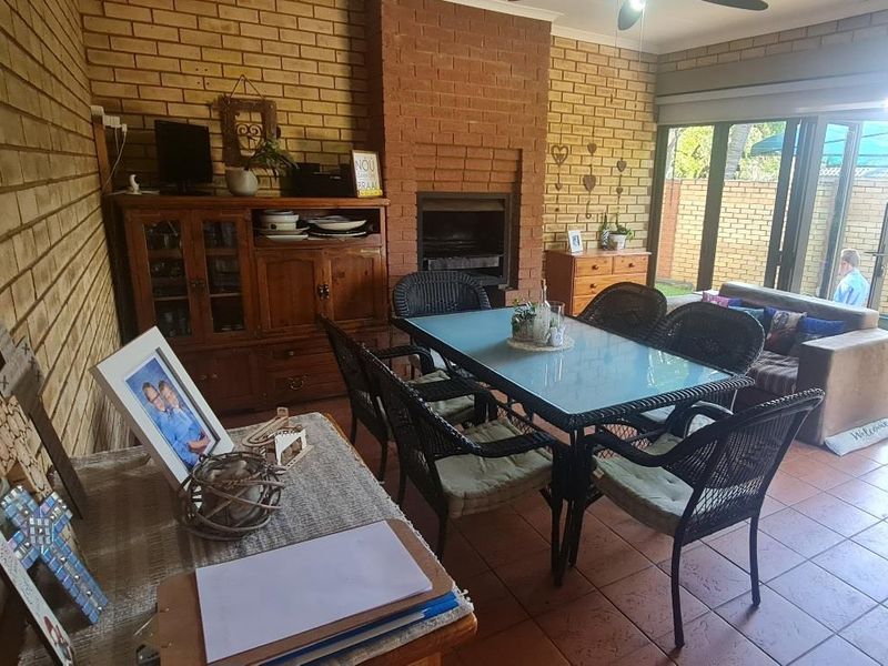 Spacious and versatile 5-bedroom family home. - Photo 3