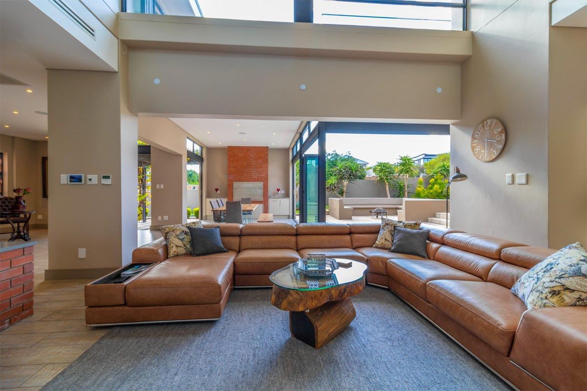 Modern Five Bedroom Home For Rental In Waterfall Country Estate. - Photo 5