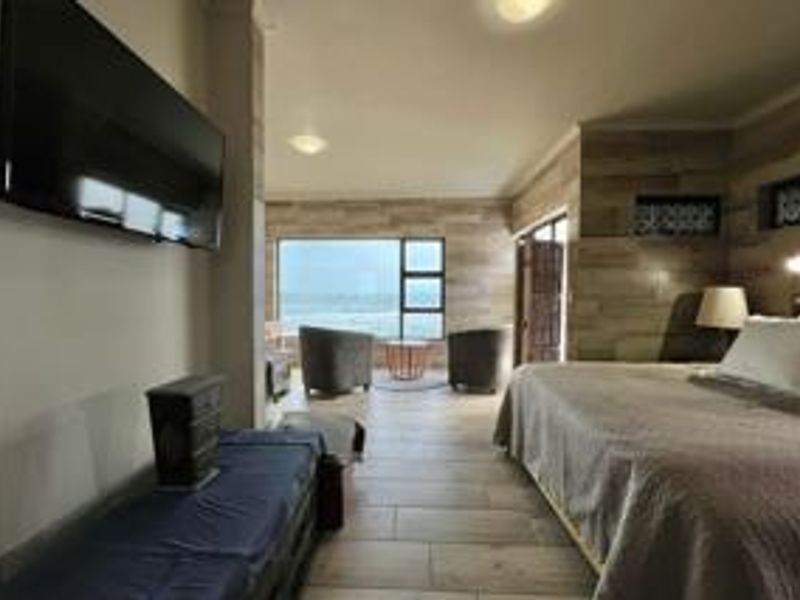 Seafront Property with indoor swimming pool - Photo 5