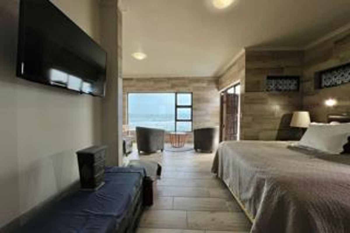 Seafront Property with indoor swimming pool - Photo 5