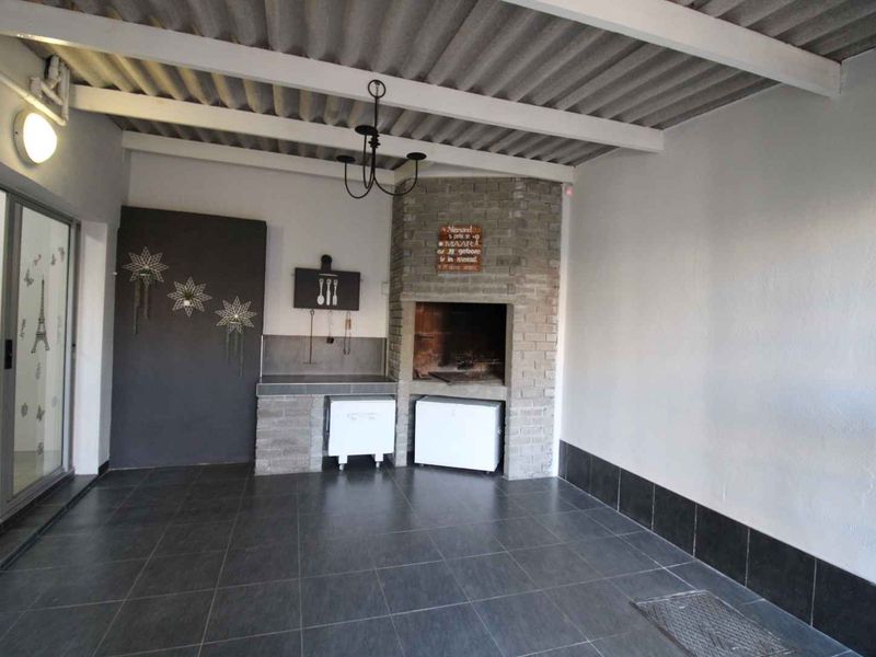 Cosy Cottage style home with wooden finishes! - Photo 5