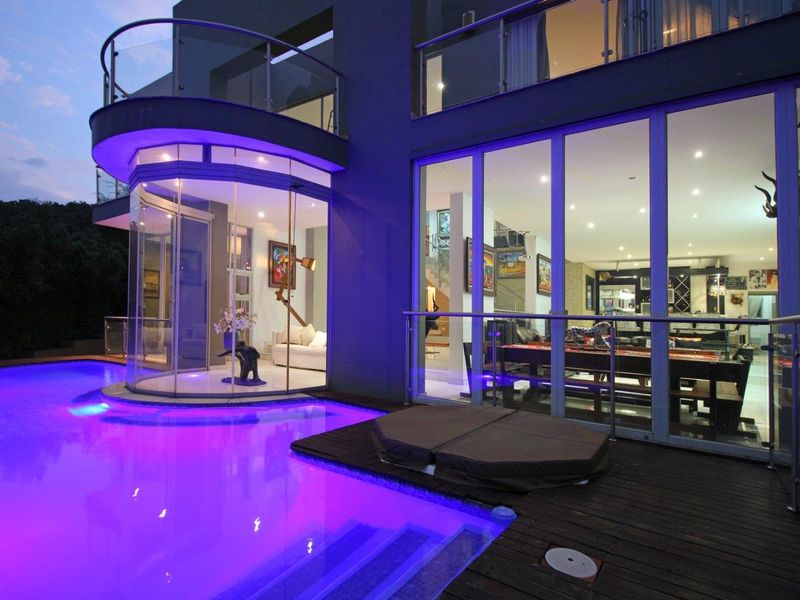 Stunning 5 Bedroom House in Featherbrooke Estates - Photo 2