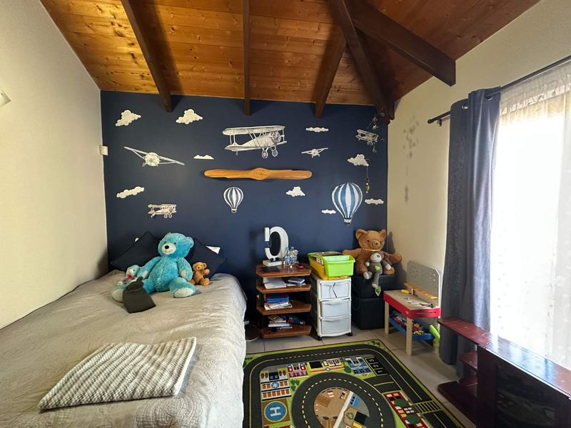 Stunning 3-Bedroom Home in Ocean View. - Photo 9