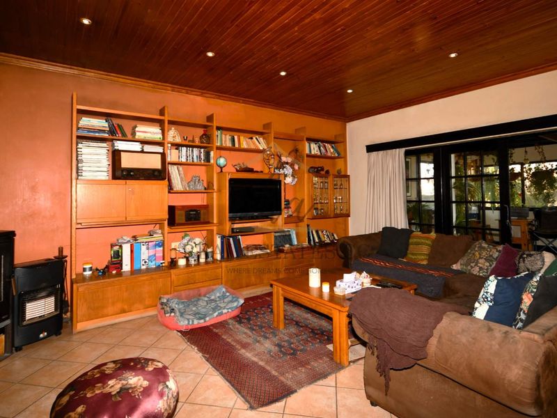 Welcome to One of Swakopmund’s Finest German-Style Homes! - Photo 10
