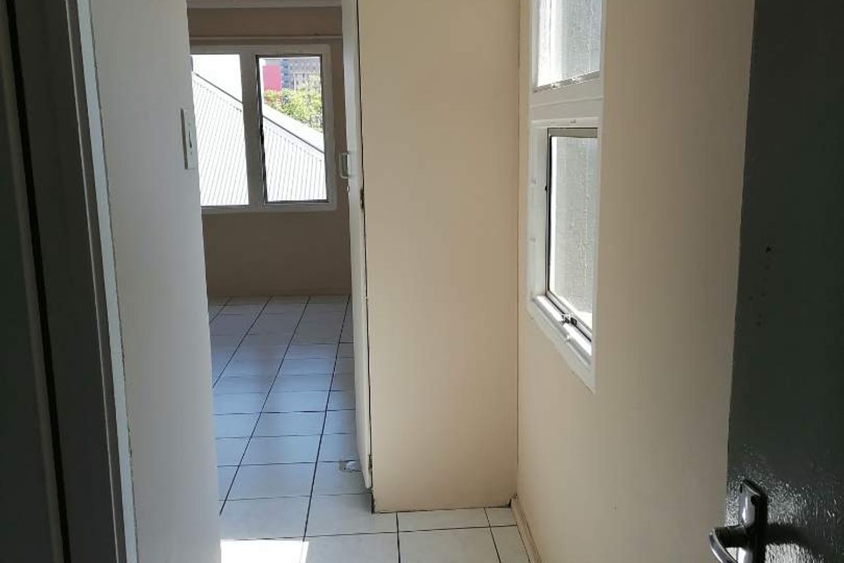 Bachelor to rent at Dorp street - Photo 2